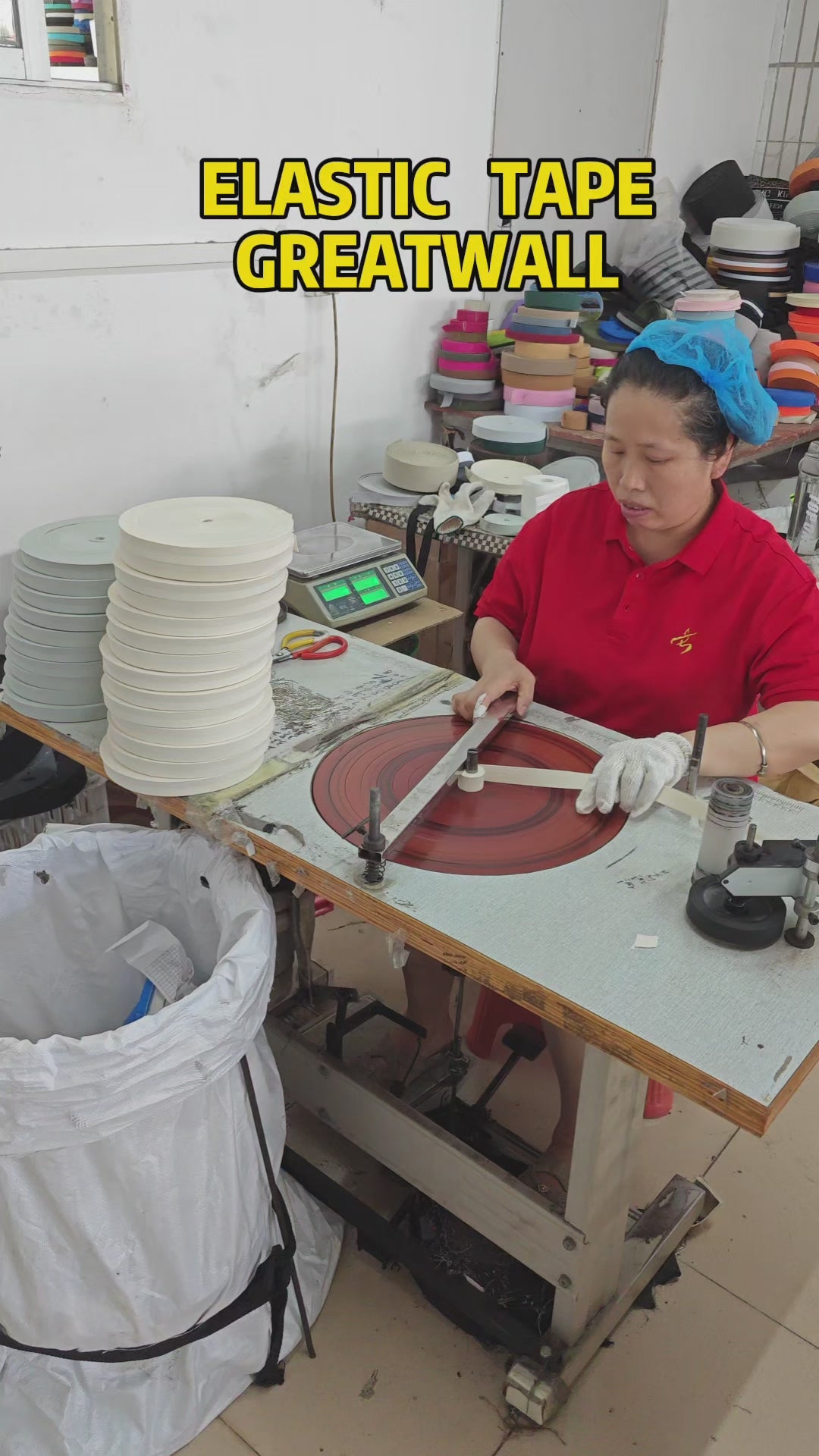 Elastic band tape rolling workshop.